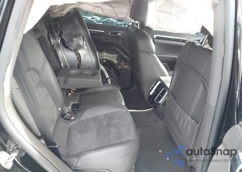 2017 Porsche Cayenne Platinum Edition из США, поврежденный, VIN WP1AA2A24HKA81855